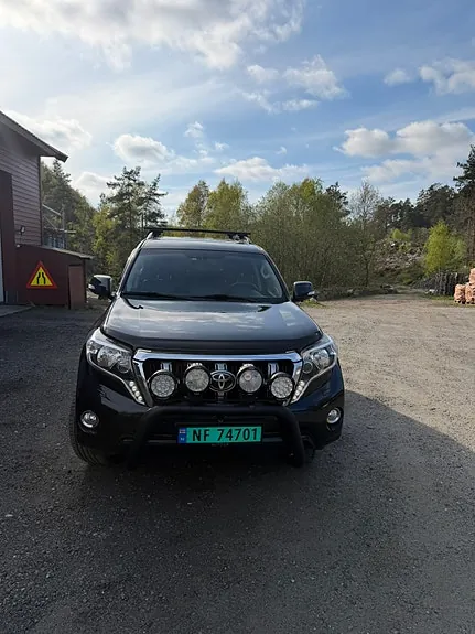 Toyota Land Cruiser 2015 photo 2