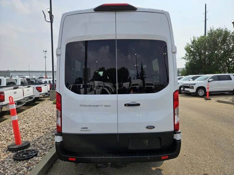 Ford Transit 2025 photo 4