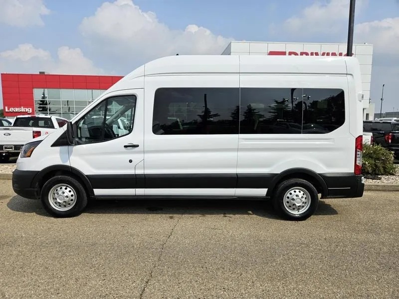Ford Transit 2025 photo 2