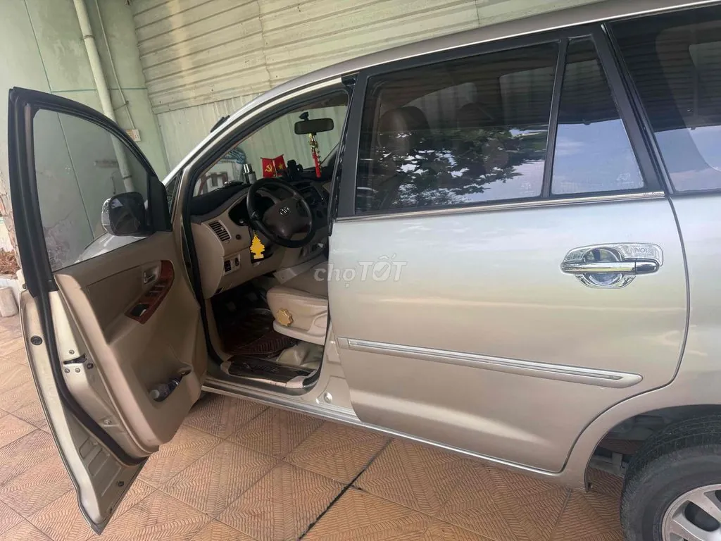 Toyota Innova 2007 photo 2