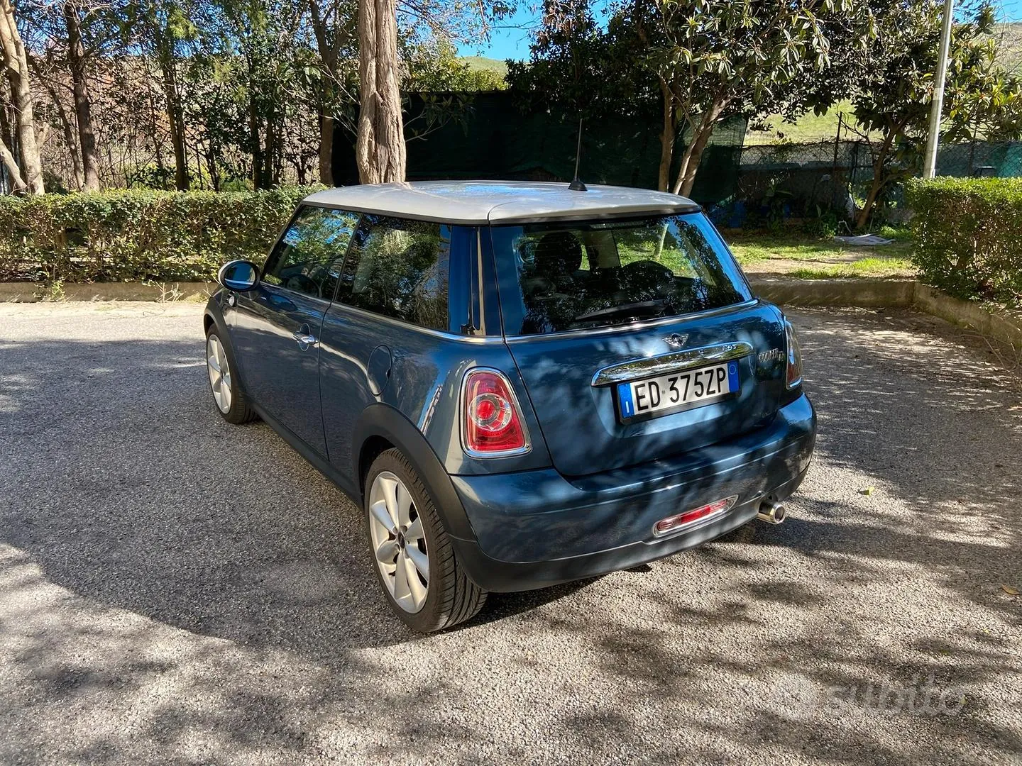Mini Mini Cooper 2011 photo 3