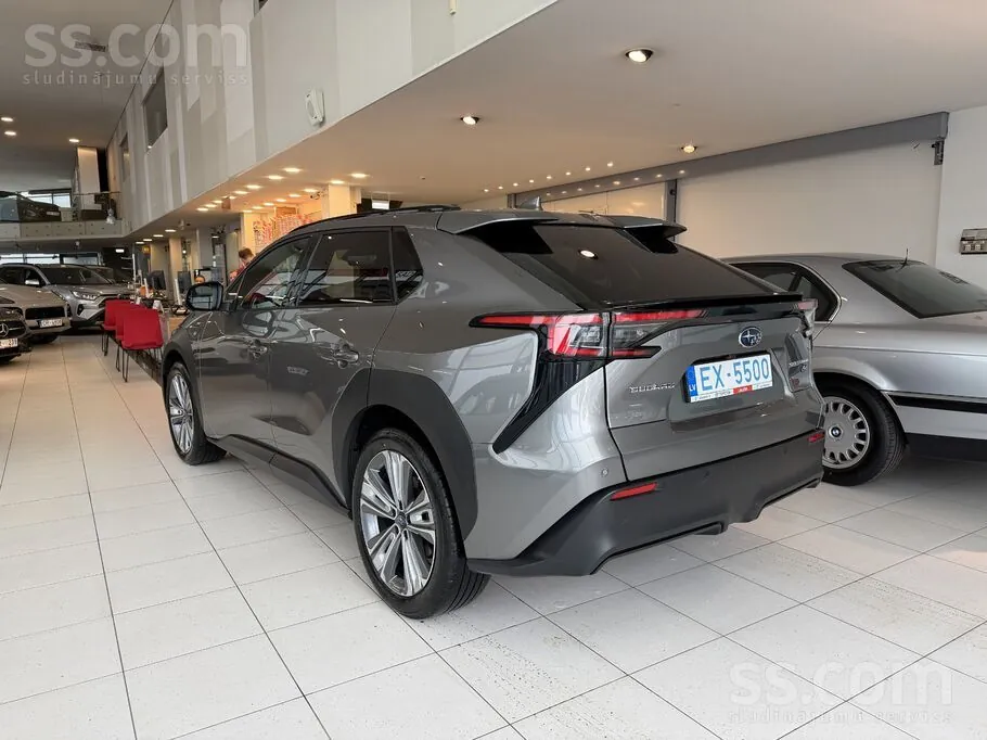 Subaru Solterra 2023 photo 4