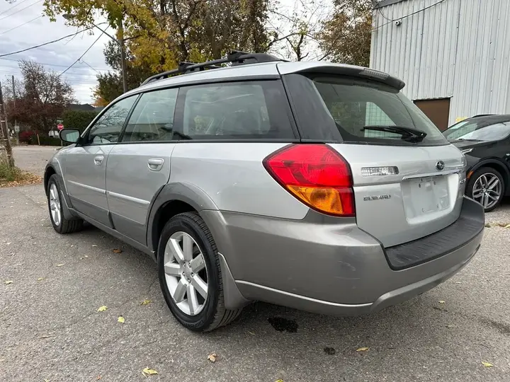 Subaru Outback 2006 photo 3