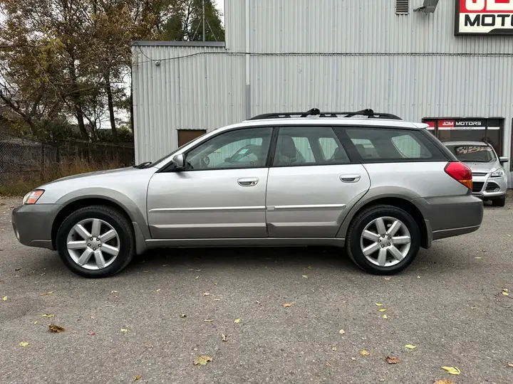 Subaru Outback 2006 photo 2