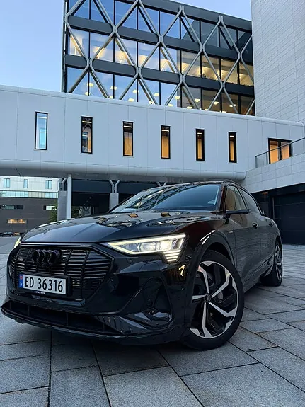 Audi E-Tron 2021 photo 2