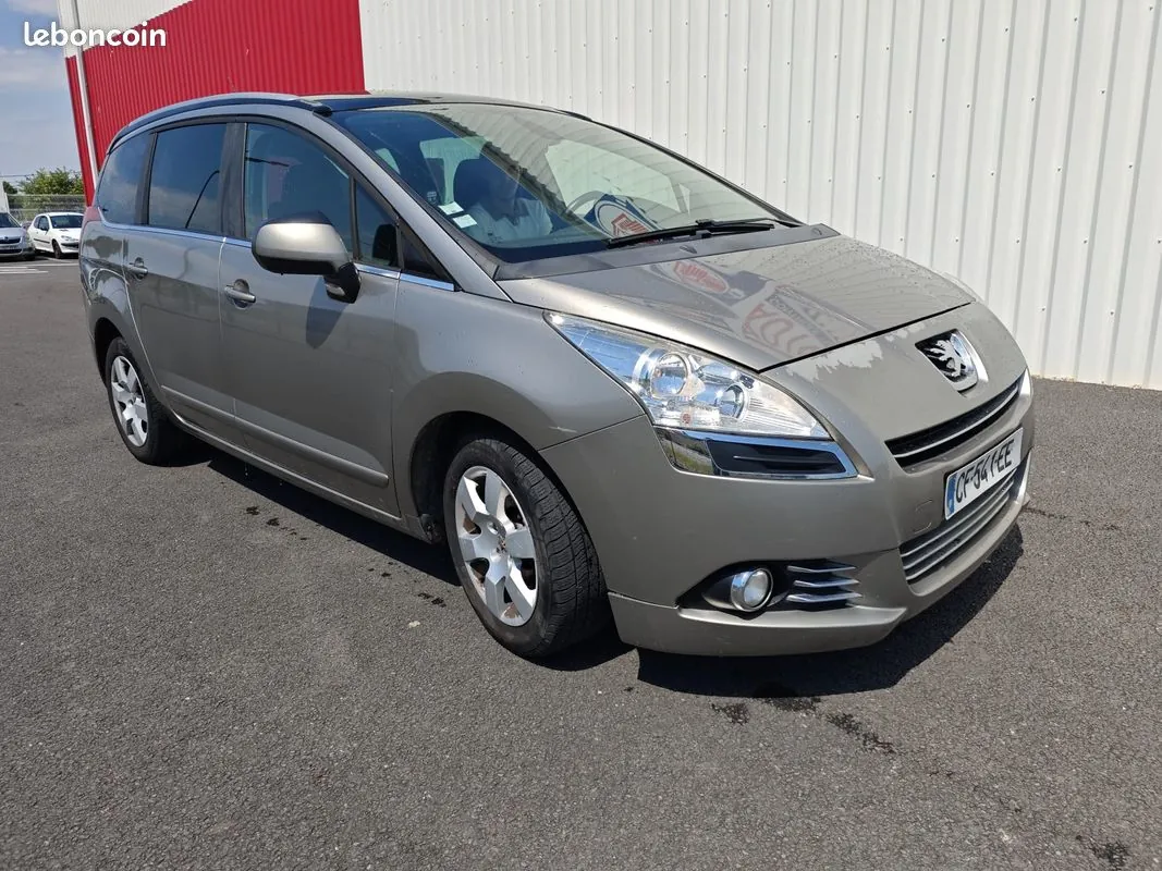Peugeot 5008 2012 photo 3