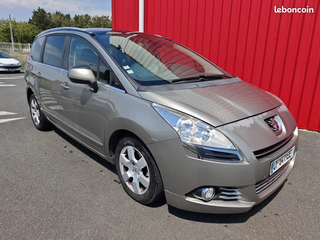 Peugeot 5008 2012 photo 5