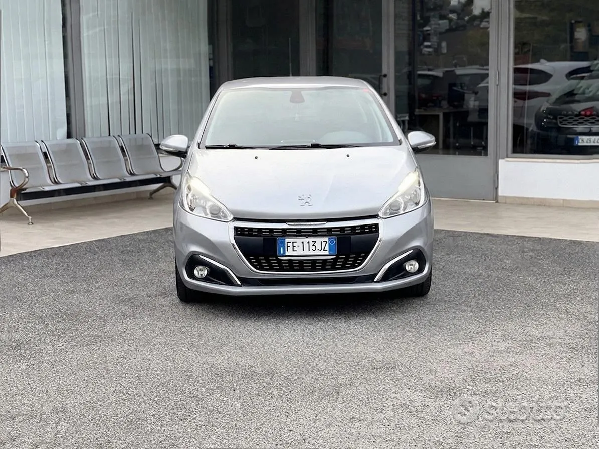 Peugeot 208 2016 photo 2