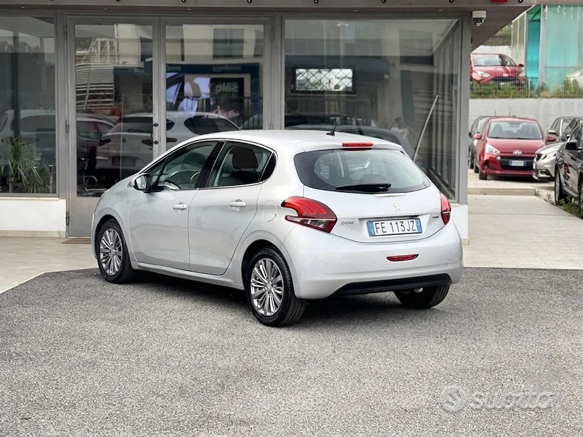 Peugeot 208 2016 photo 4