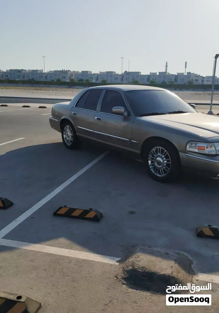 Ford Crown Victoria 2006 photo 2