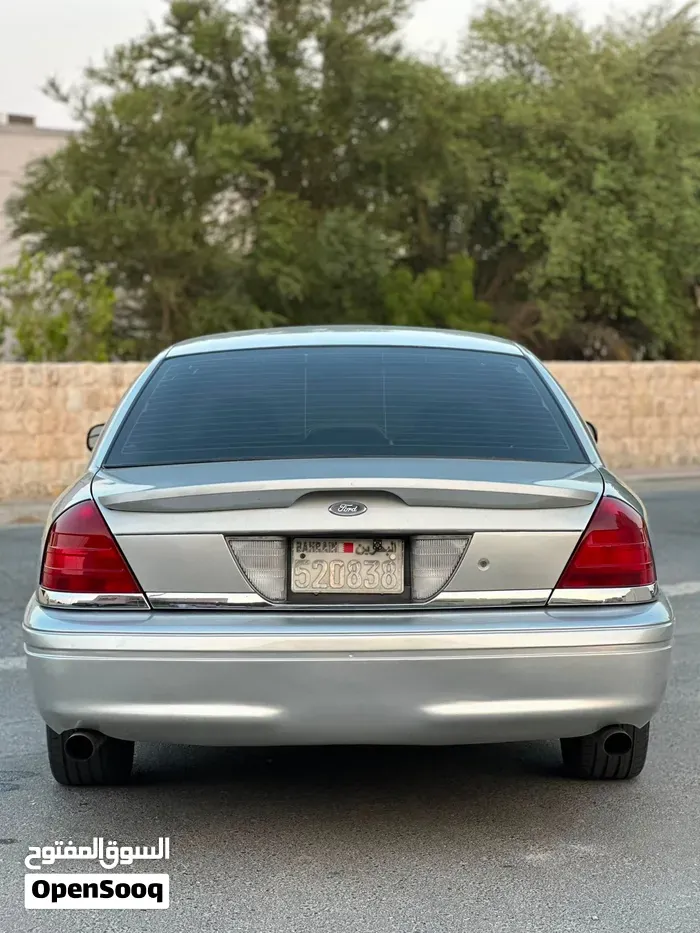 Ford Crown Victoria 2006 photo 4