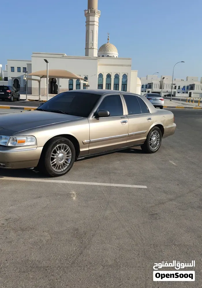 Ford Crown Victoria 2006 photo 3