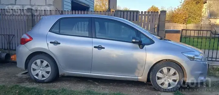 Toyota Auris 2012 photo 4