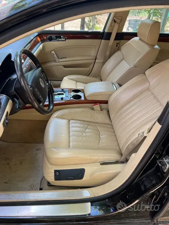 Volkswagen Phaeton 2005 photo 2