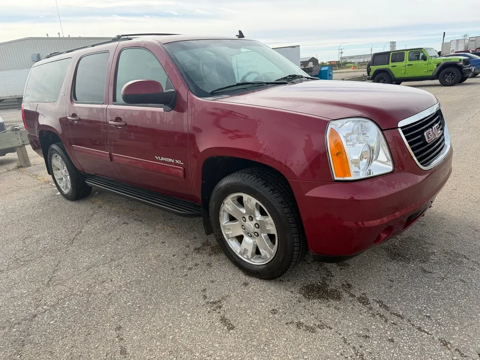 GMC Yukon 2010 photo 3