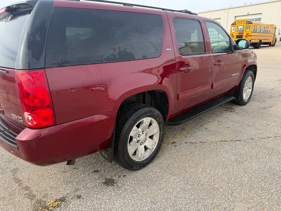 GMC Yukon 2010 photo 4