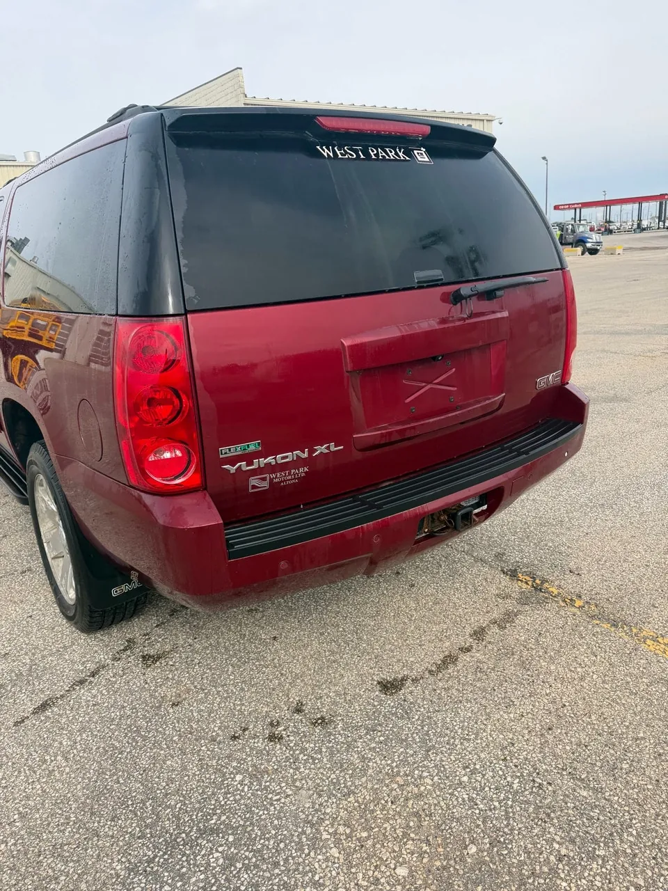 GMC Yukon 2010 photo 2