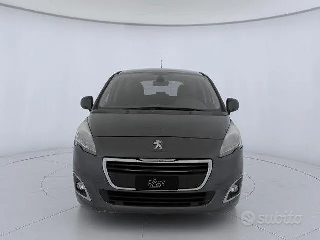 Peugeot 5008 2015 photo 2