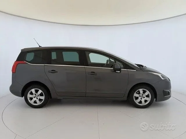 Peugeot 5008 2015 photo 4