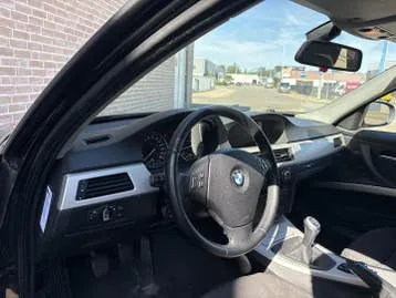 BMW 316I 2009 photo 3