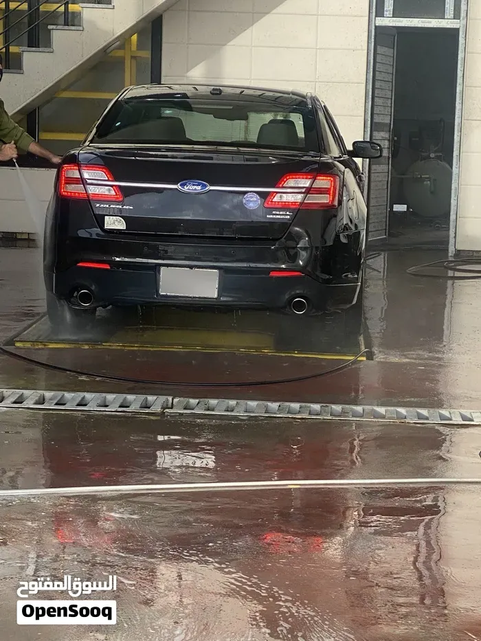 Ford Taurus 2013 photo 2