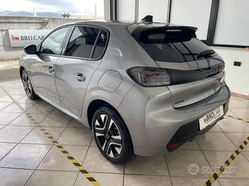 Peugeot 208 2025 photo 4