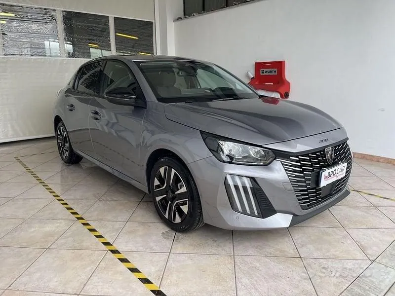 Peugeot 208 2025 photo 2