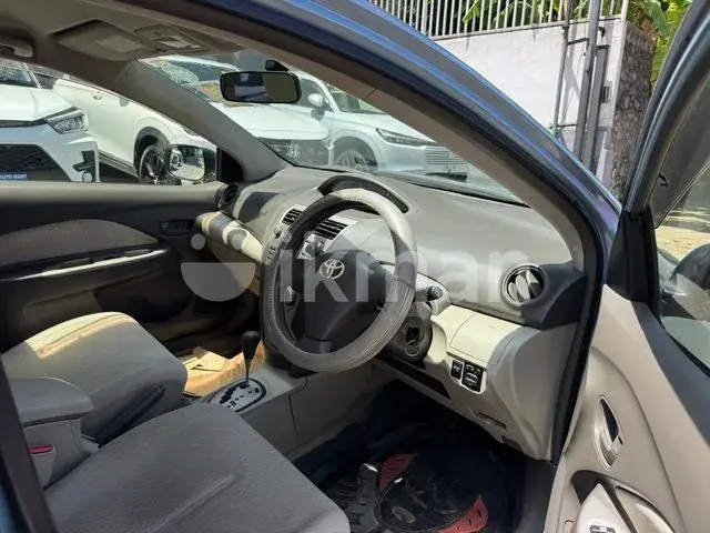 Toyota Belta 2012 photo 2
