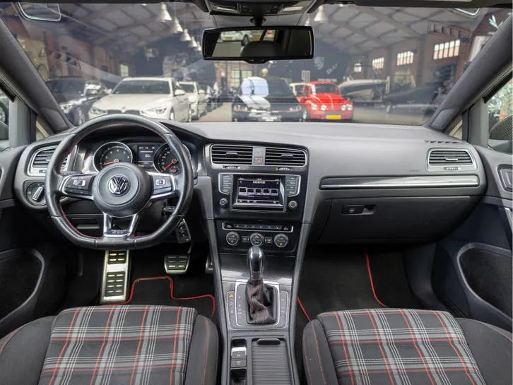 Volkswagen Golf 2015 photo 3