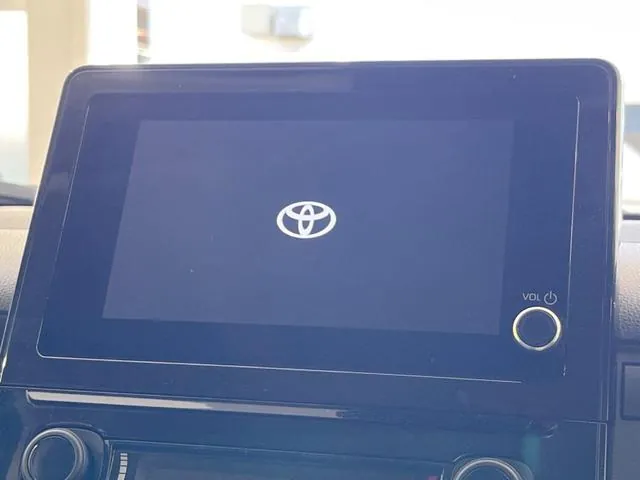 Toyota Sienna G 2023 photo 3