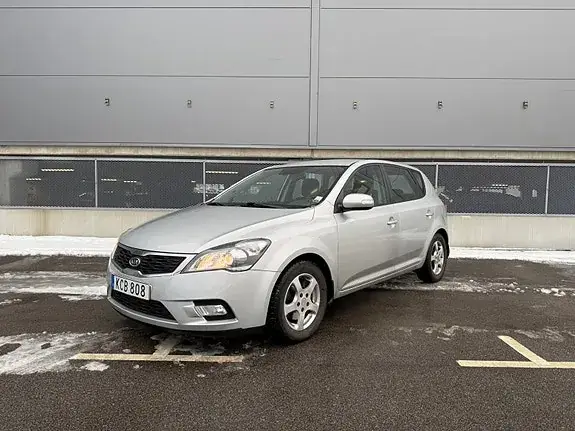 Kia Ceed 2010 photo 2