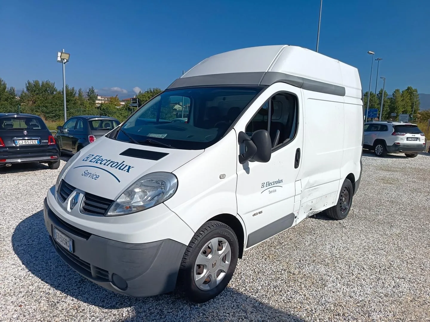 Renault Trafic 2014 photo 2