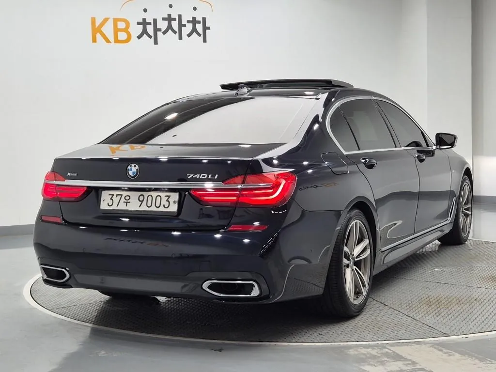BMW 7 Series 2017 photo 3