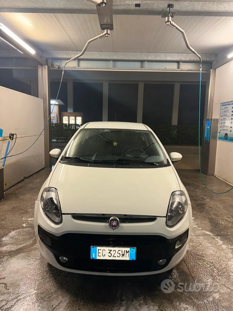 Fiat Punto 2011 photo 5