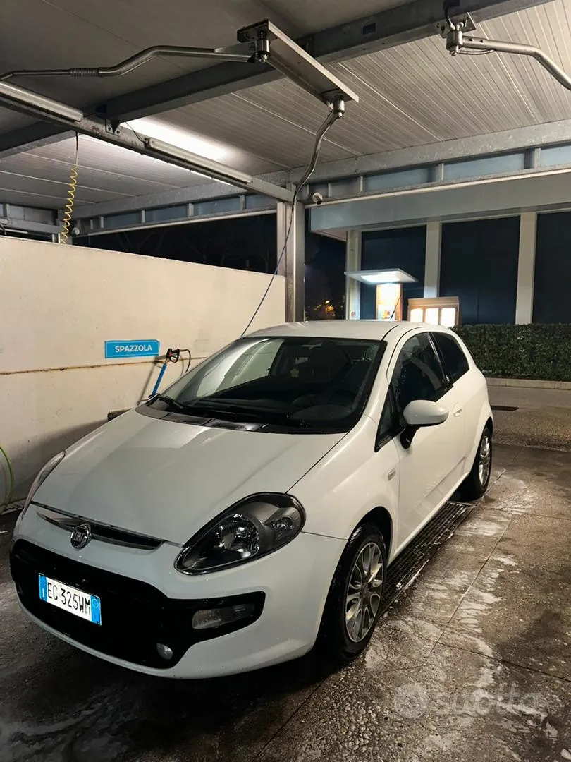 Fiat Punto 2011 photo 4