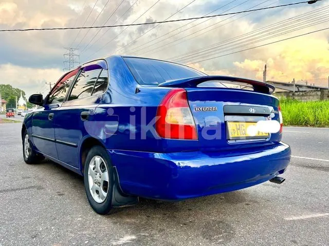 Hyundai Accent 2000 photo 2