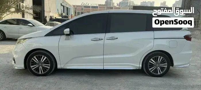 Honda Odyssey 2019 photo 3