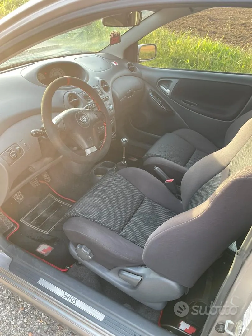 Toyota Yaris 2003 photo 4