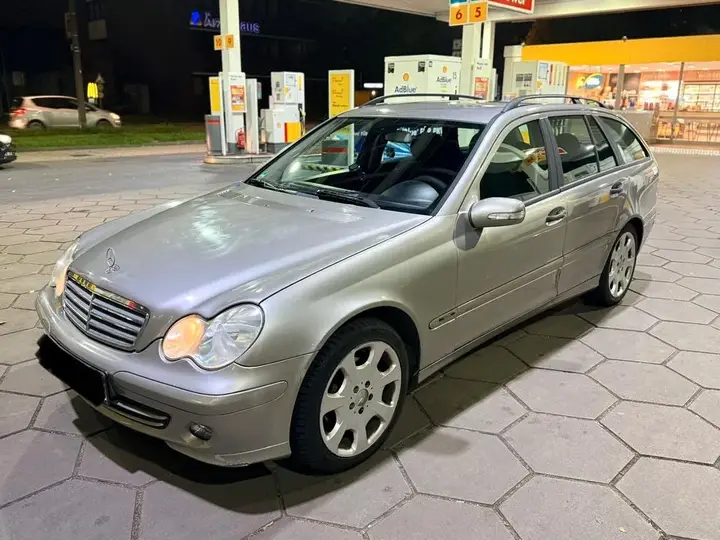 Mercedes-Benz C200