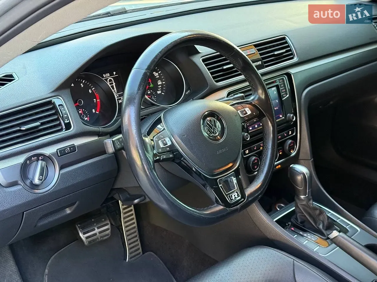 Volkswagen Passat 2018 photo 5
