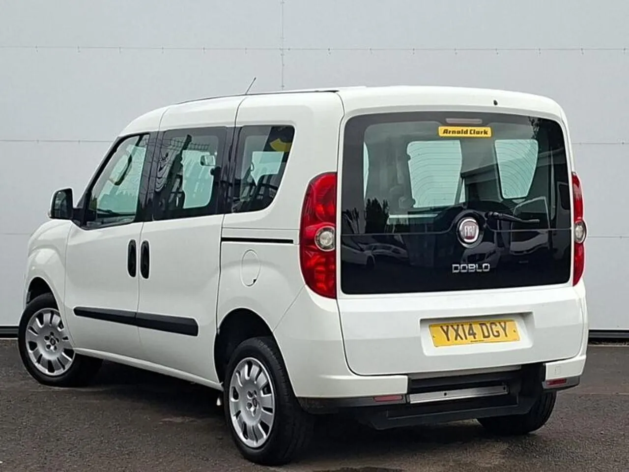 Fiat Doblo 2014 photo 2