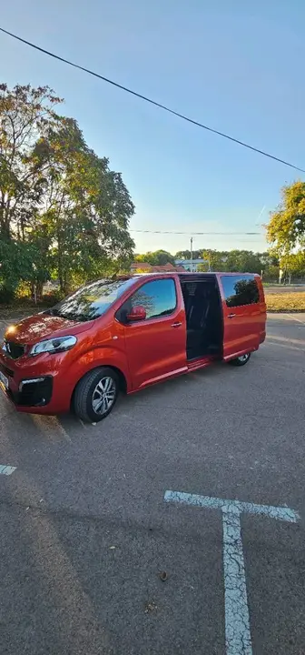 Peugeot Traveller