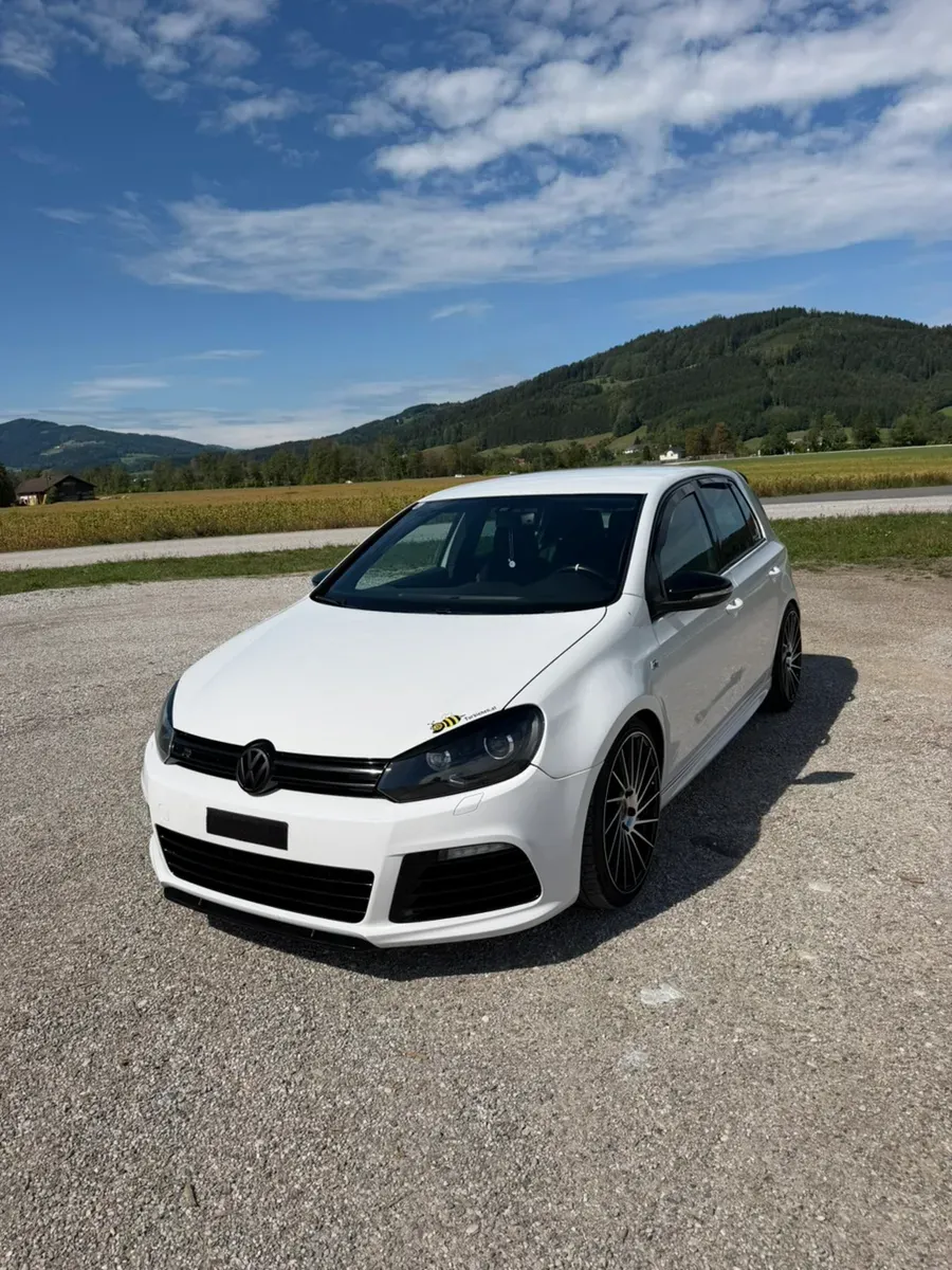 Volkswagen Golf 2010 photo 2
