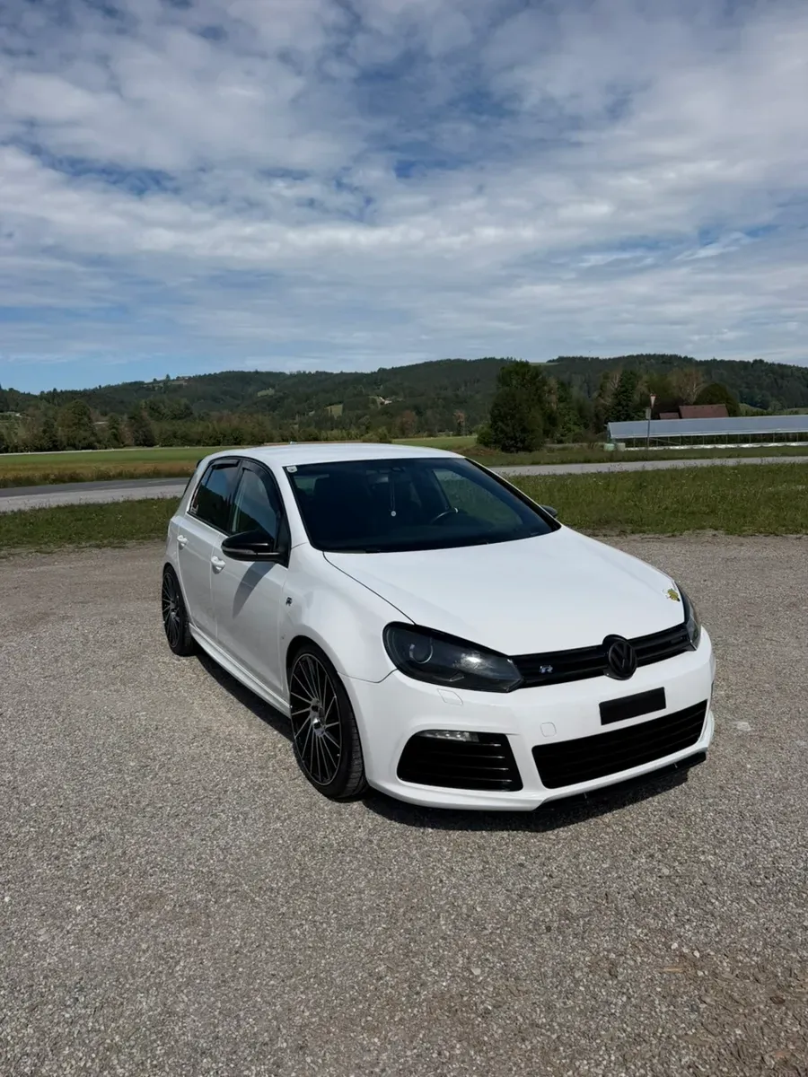 Volkswagen Golf 2010 photo 3