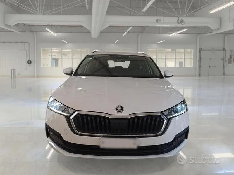 Skoda Octavia 2024 photo 2