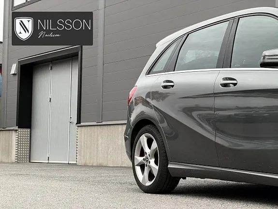 Mercedes-Benz B180 2012 photo 3