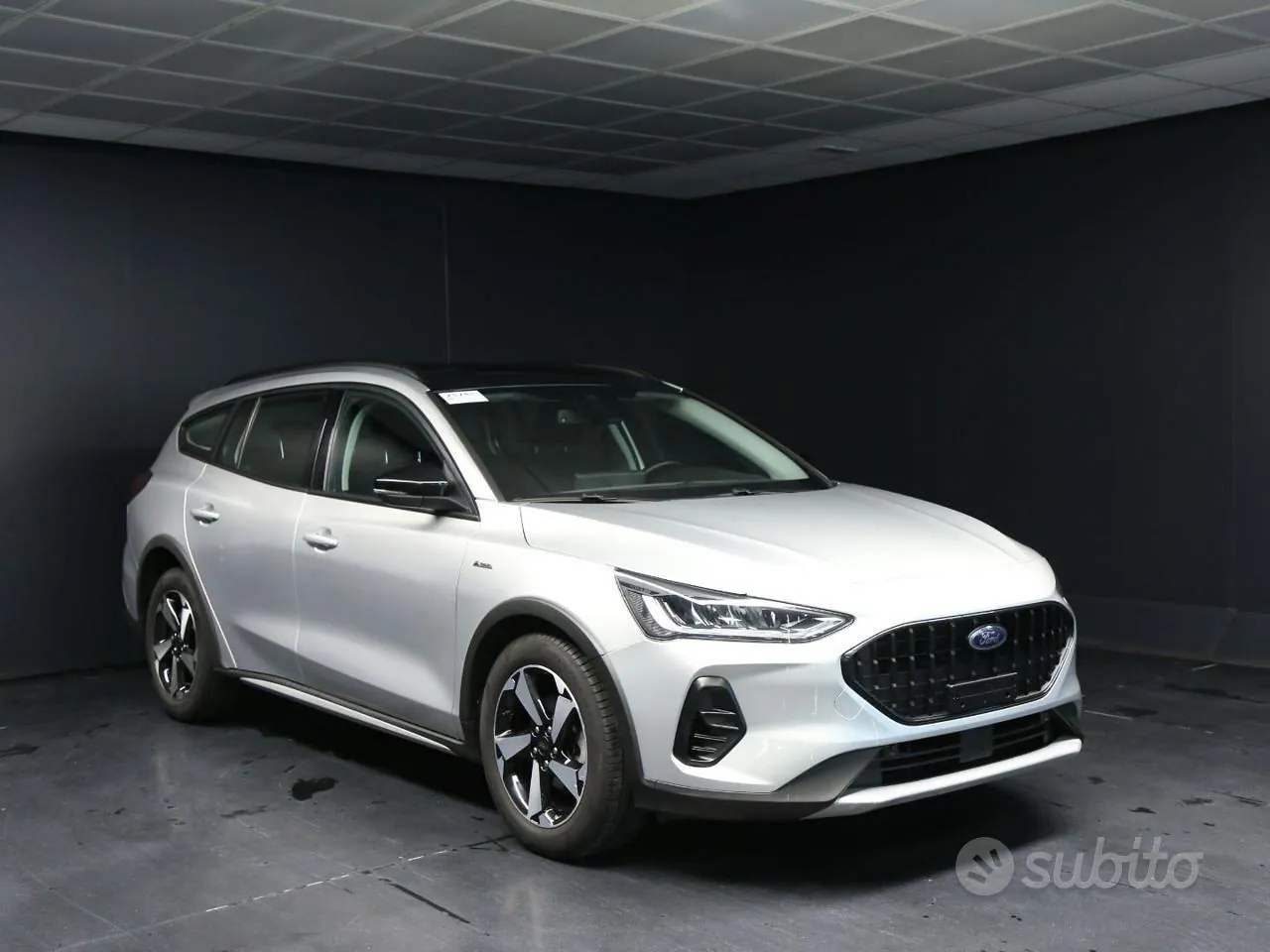 Ford Focus 2023 photo 3