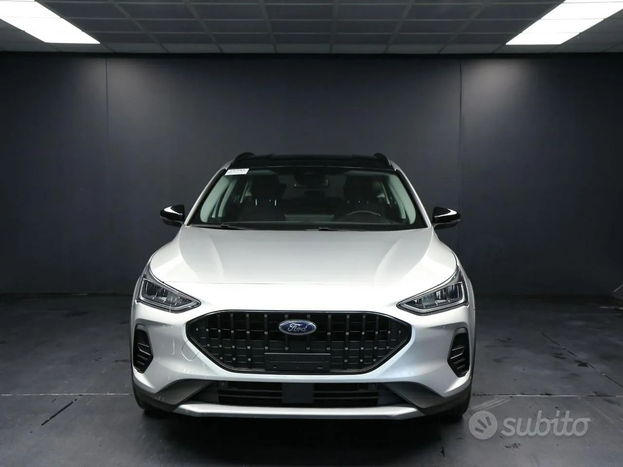 Ford Focus 2023 photo 2