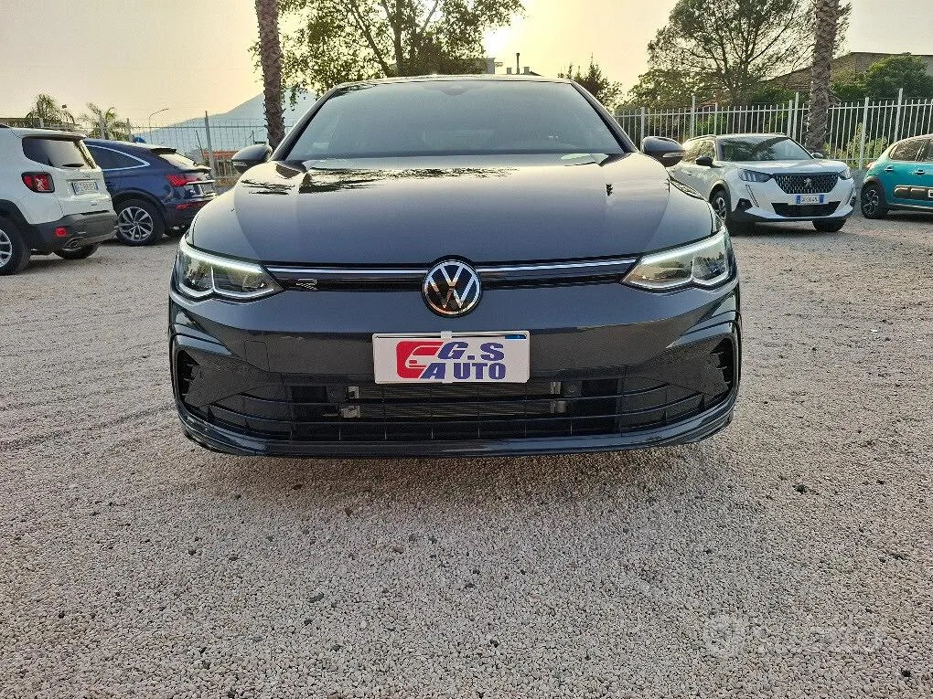 Volkswagen Golf 2024 photo 2