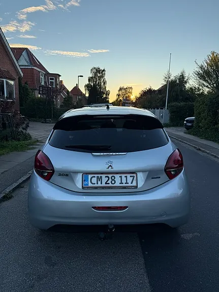 Peugeot 208 2016 photo 3